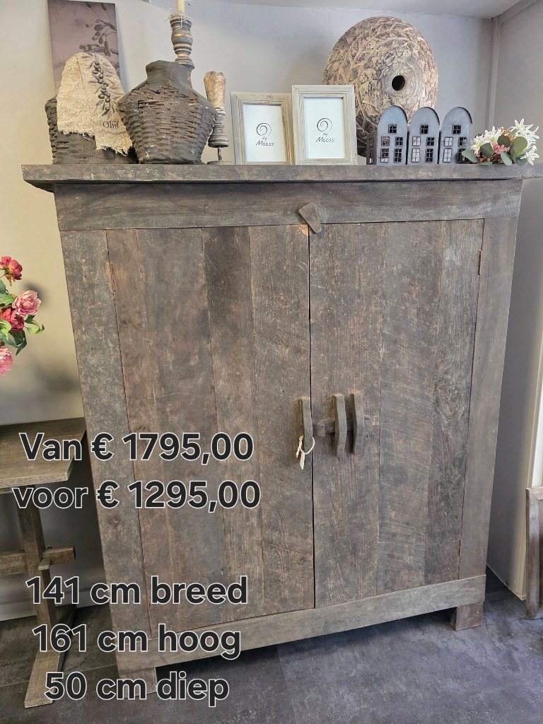 Stoer landelijke kast